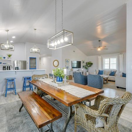 Trendy Port Aransas Home With Private Pool And Deck! エクステリア 写真
