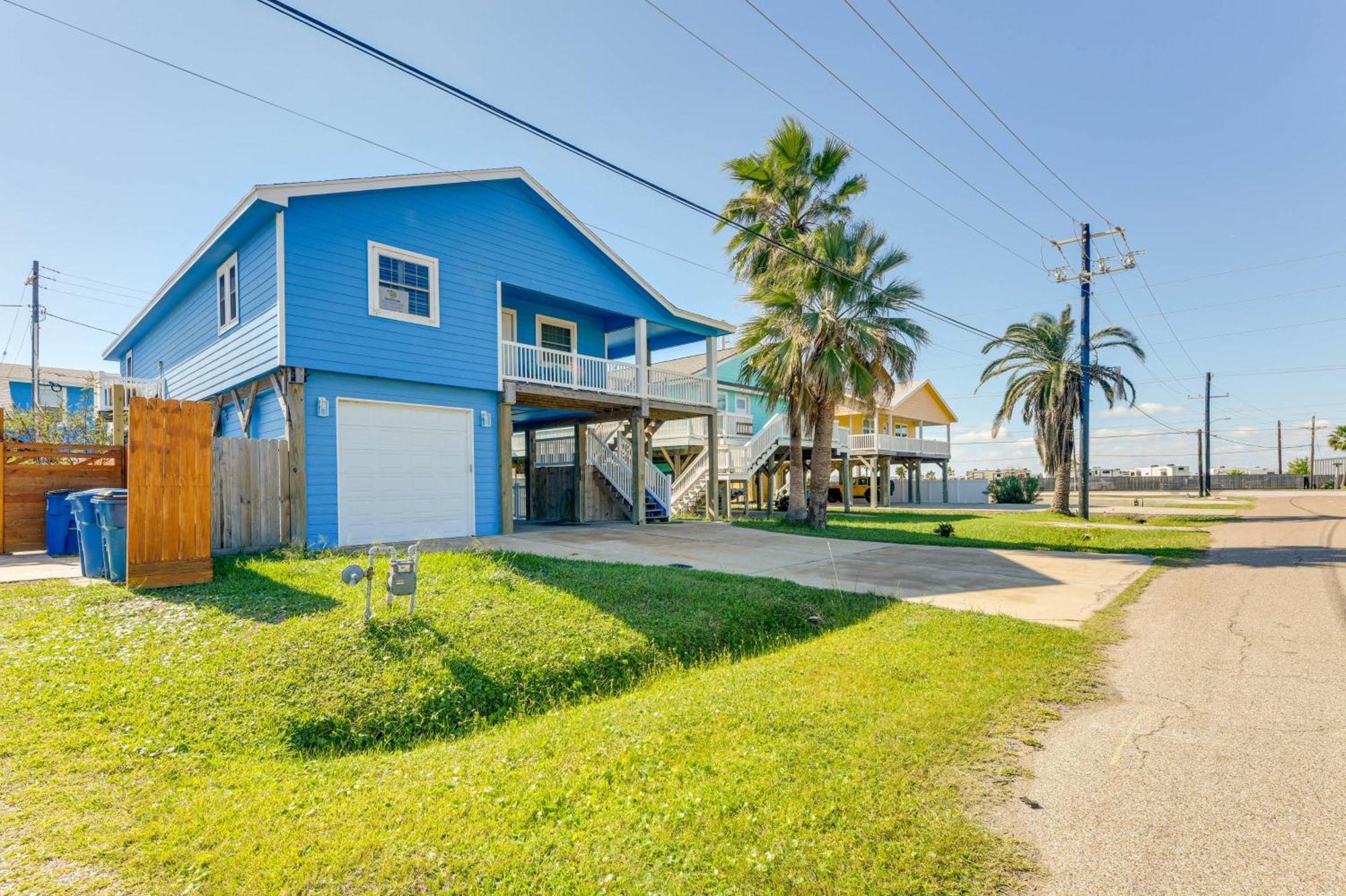 Trendy Port Aransas Home With Private Pool And Deck! エクステリア 写真