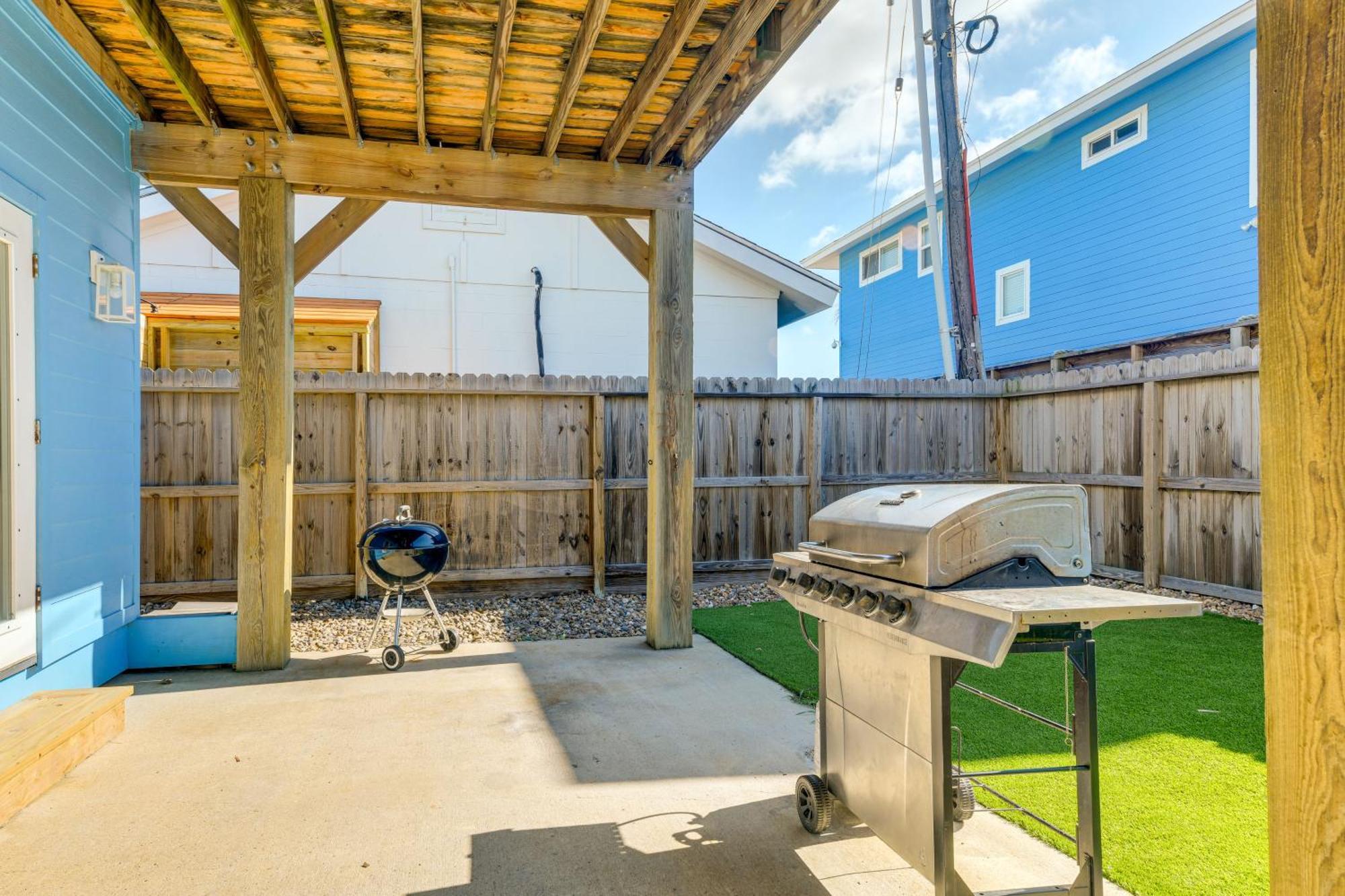 Trendy Port Aransas Home With Private Pool And Deck! エクステリア 写真