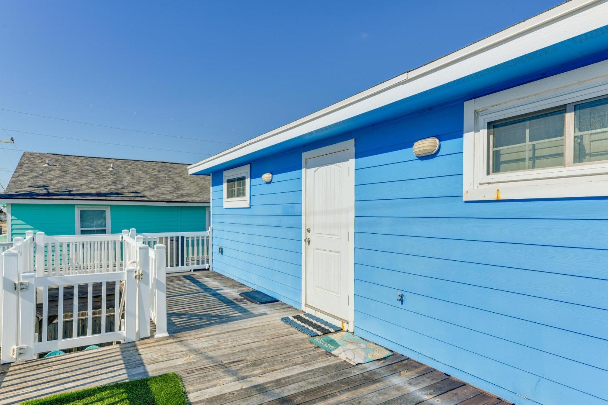 Trendy Port Aransas Home With Private Pool And Deck! エクステリア 写真