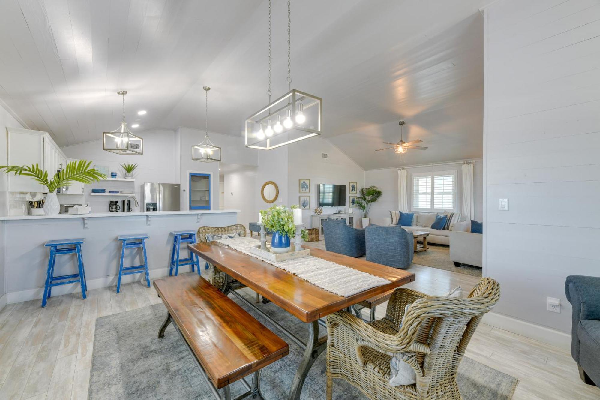 Trendy Port Aransas Home With Private Pool And Deck! エクステリア 写真