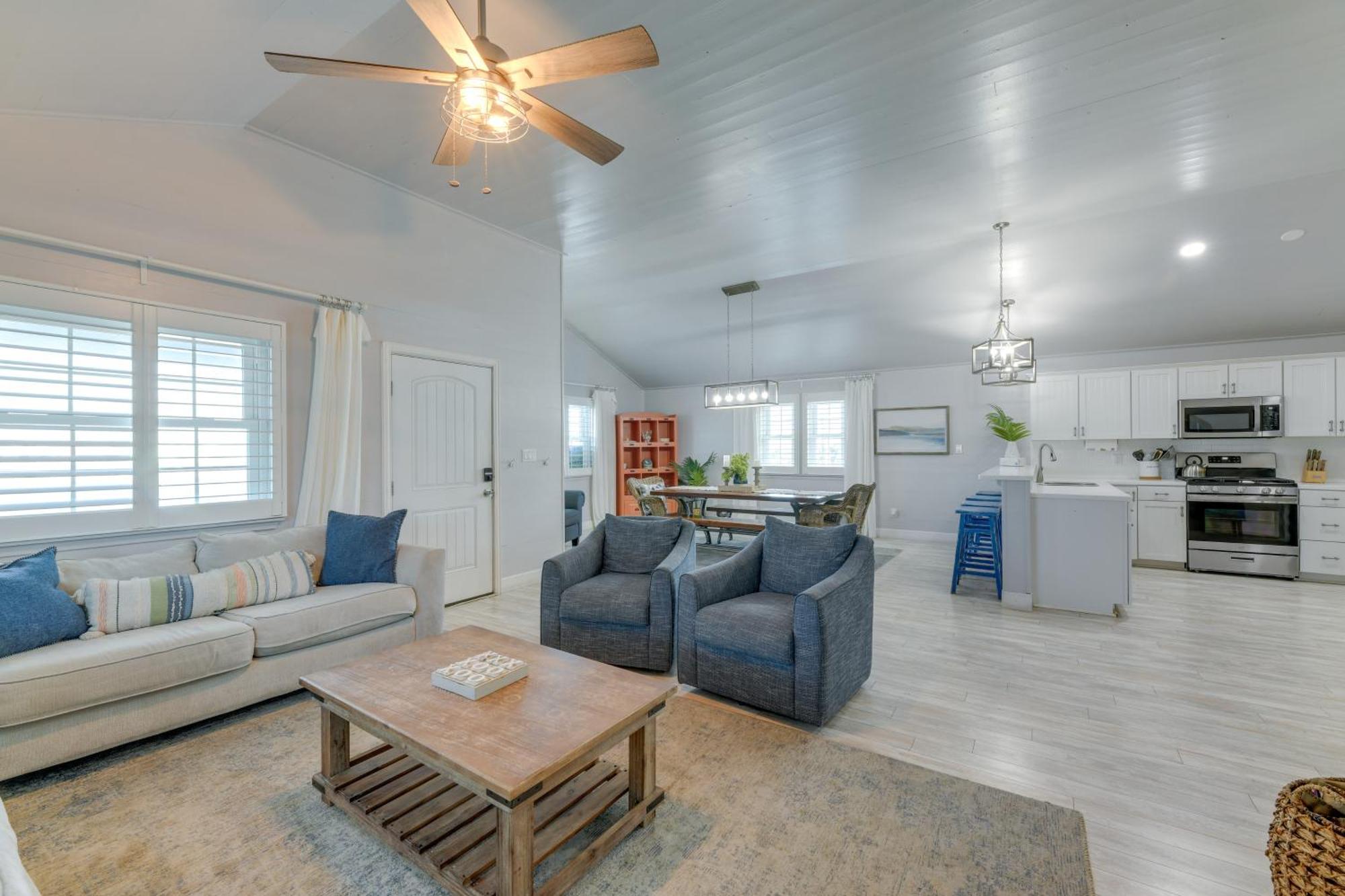 Trendy Port Aransas Home With Private Pool And Deck! エクステリア 写真